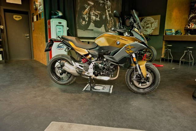 BMW F 900 XR Tourer