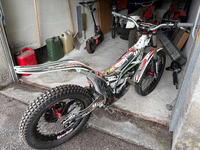 Vertigo R3 125ccm Trial