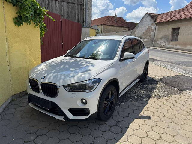BMW X1 sDrive16d Sport Line SUV / Geländewagen