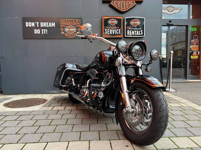 Harley-Davidson Road King Classic FLHRC Tourer
