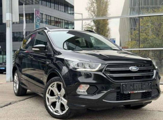 Ford Kuga ST-Line SUV / Geländewagen