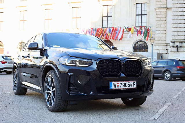 BMW X4 xDrive20d | M Sportpaket | Top-Ausstatung SUV / Geländewagen