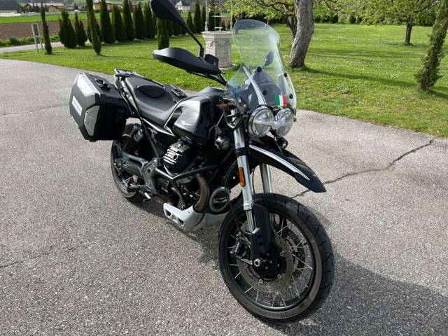 Moto Guzzi V85 TT Guardia d'Onore 850 E5 Tourer