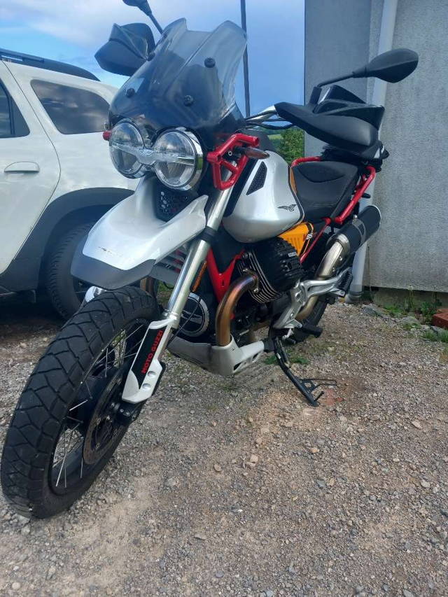 Moto Guzzi V85 TT Enduro