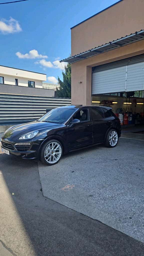 Porsche Cayenne 4.2 S Diesel SUV / Geländewagen