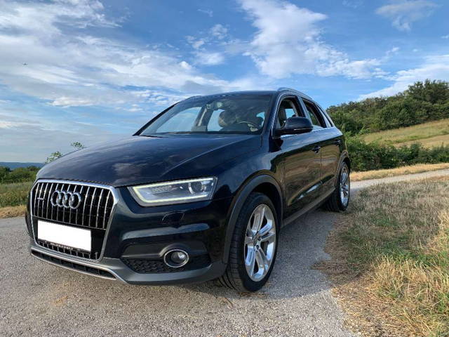 Audi Q3 2,0 TDI quattro Offroad daylight SUV / Geländewagen