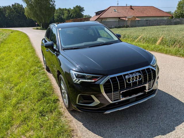 Audi Q3 Audi Q3 35 TFSI S-tronic advanced SUV / Geländewag SUV / Geländewagen
