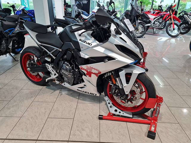 Suzuki GSX -8R Neufahrzeug Tourer