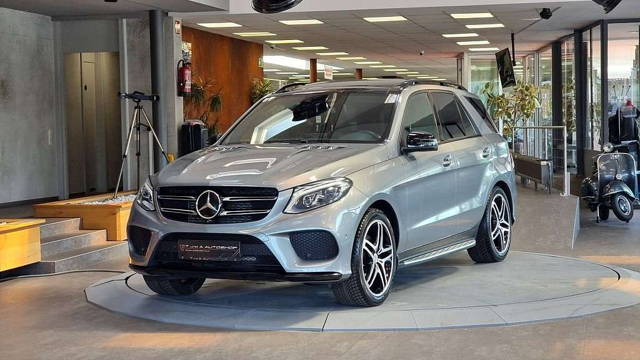 Mercedes-Benz GLE-Klasse *Pano*Navi*360*Standheizung* SUV / Geländewagen