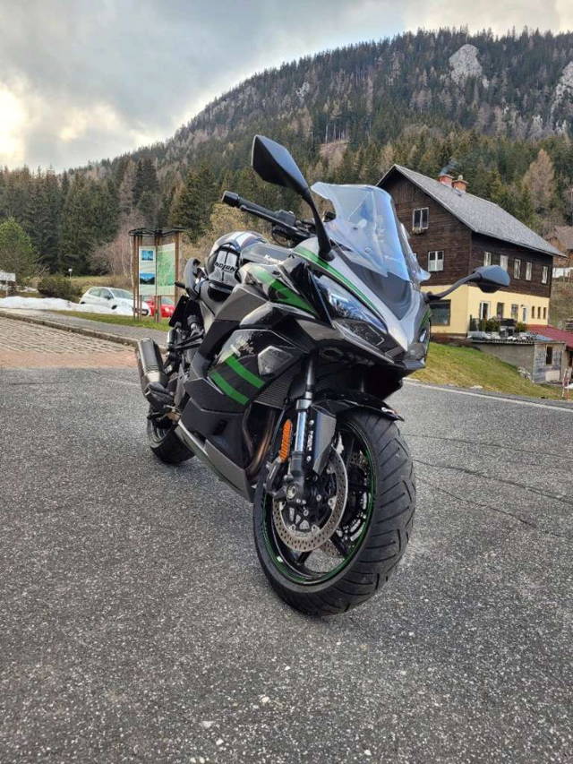 Kawasaki Ninja Tourer