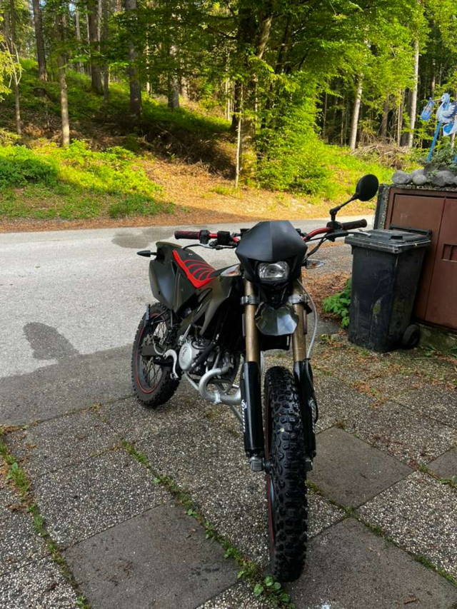 Motorhispania RYZ Enduro