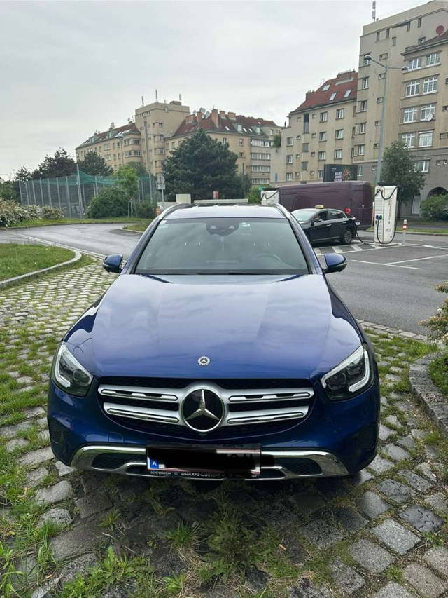 Mercedes-Benz GLC-Klasse 220d 4 Matik Offroad SUV / Geländewagen