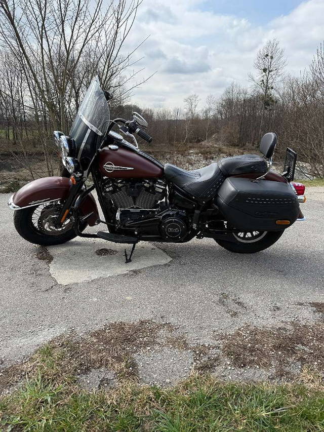 Harley-Davidson HD FLHCS Heritage Classic Tourer