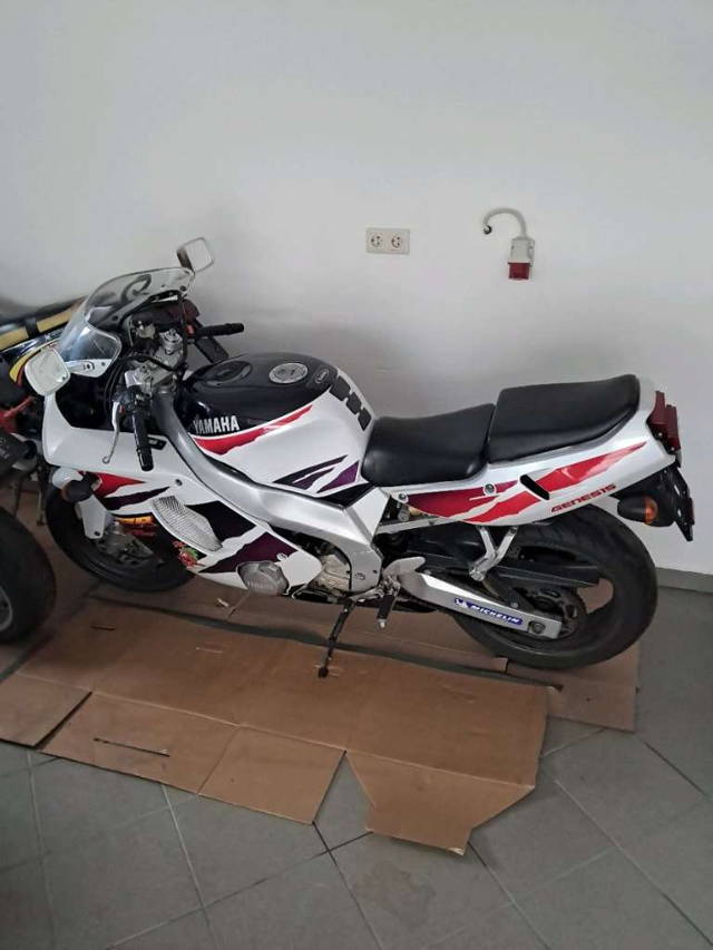 Yamaha FZR Tourer