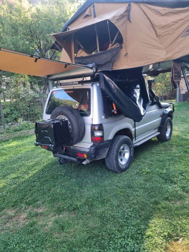 Mitsubishi Pajero SUV / Geländewagen