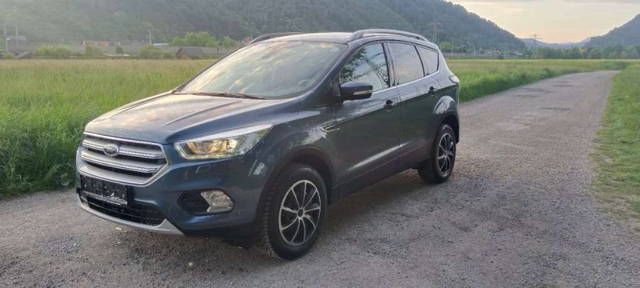 Ford Kuga Titanium SUV / Geländewagen