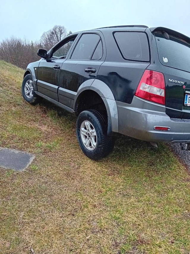 KIA Sorento 2,5 CRDi Luxury SUV / Geländewagen