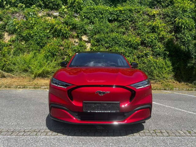 Ford Mustang Mach-E AWD Extended Range SUV / Geländewagen