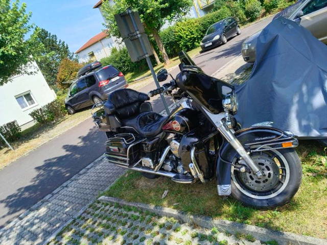 Harley-Davidson Electra Harley Davidson Ultra Glide FLHTCUI Tourer