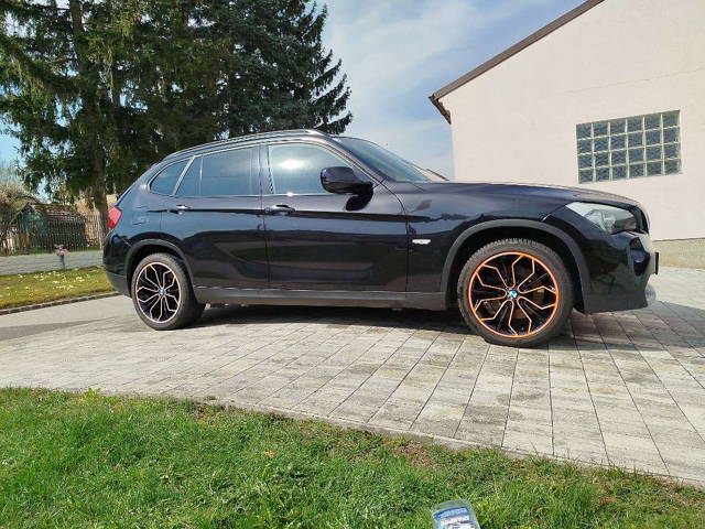BMW X1 xDrive 23d Österreich Paket Aut. SUV / Geländewagen