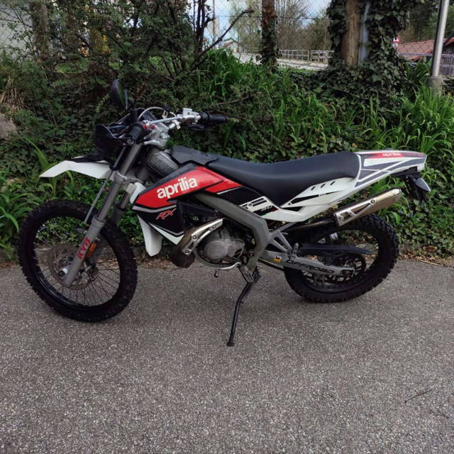 Aprilia RX 50 mit HELM Enduro
