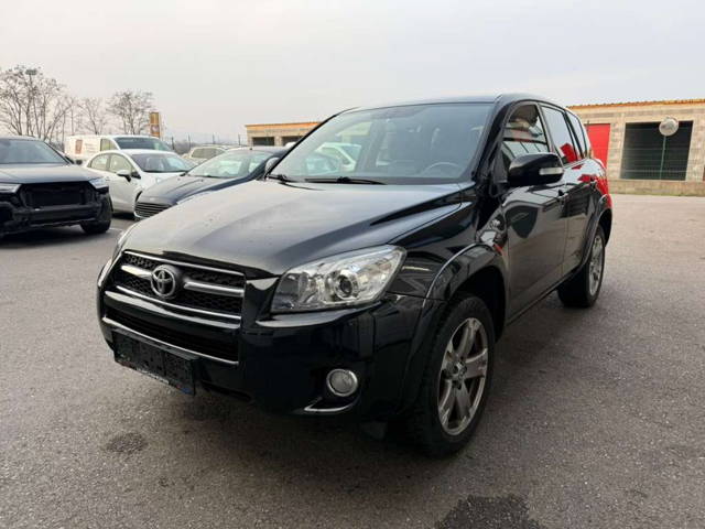 Toyota RAV4 2,2 D-4D 150 D-CAT 4WD Executive Aut. SUV / Geländewagen