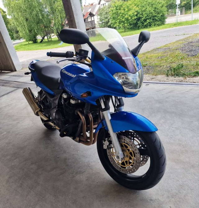 Kawasaki ZR -7S Tourer