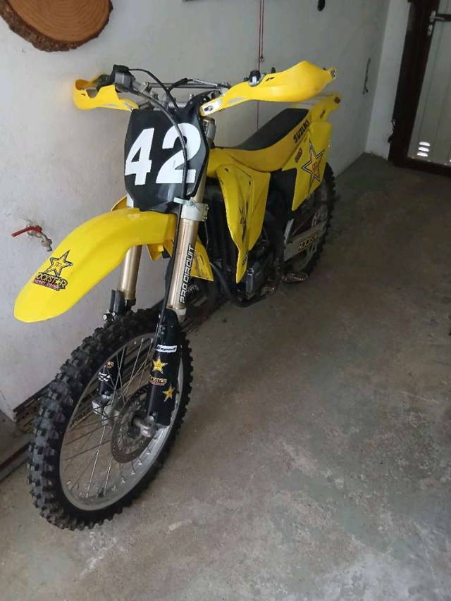 Suzuki RM 125 Motocross