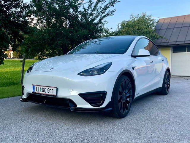 Tesla Model Y Allradantrieb Performance, Carbon, AHK SUV / Geländewagen