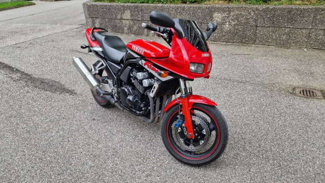 Yamaha FZS 600 Fazer Tourer