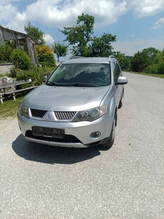 Mitsubishi Outlander 2.0 TDI SUV / Geländewagen