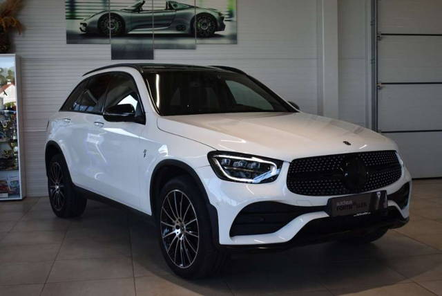 Mercedes-Benz GLC-Klasse GLC 300 de PHEV 4MATIC Aut. //AMG //Night //Pano //AHK SUV / Gelände...