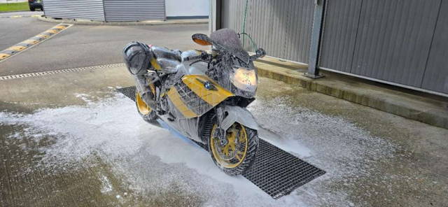 BMW K 1200 bmw k1200s Tourer