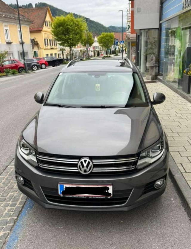 VW Tiguan (Panoramadach) SUV / Geländewagen