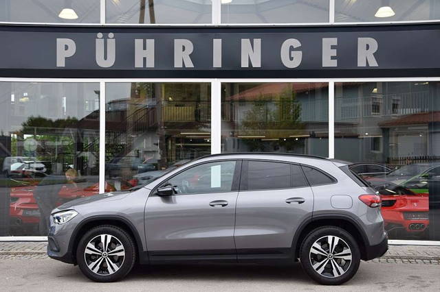 Mercedes-Benz GLA-Klasse GLA 200 d 4MATIC Aut. *Ambientenbeleuchtung* SUV / Geländewagen