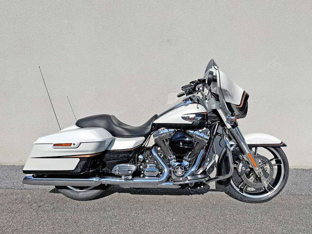 Harley-Davidson Street Glide Special FLHXS Custom Paint Tourer