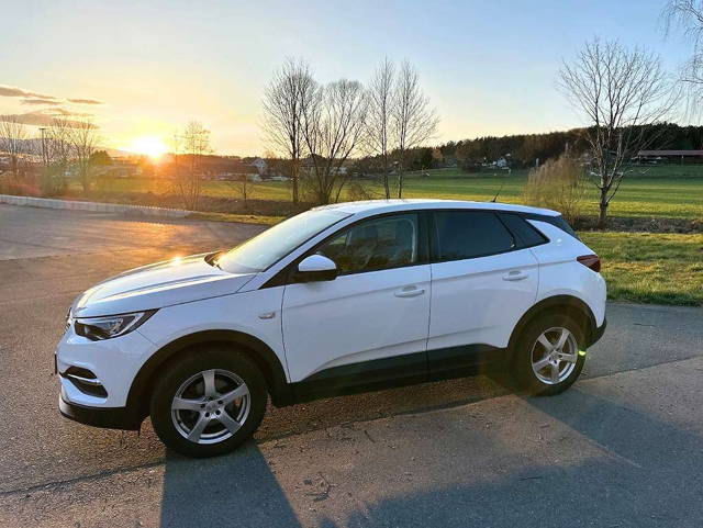Opel Grandland X 1,2 Turbo Dir. Inj. 120 Jahre Edition Start/Stop SUV SUV / Geländewagen