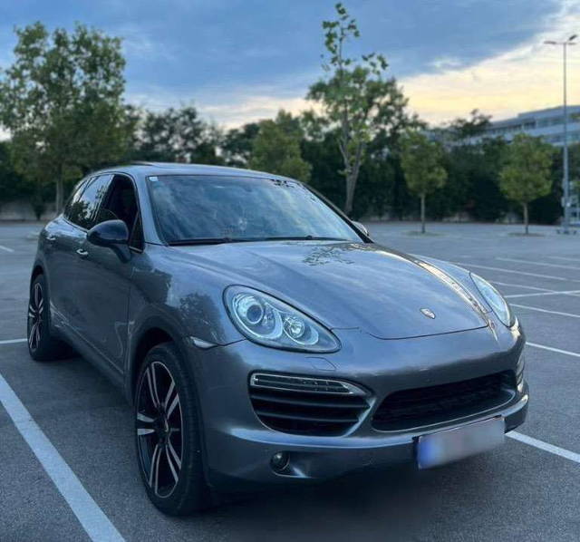 Porsche Cayenne S Hybrid Motor:100.000km SUV / Geländewagen