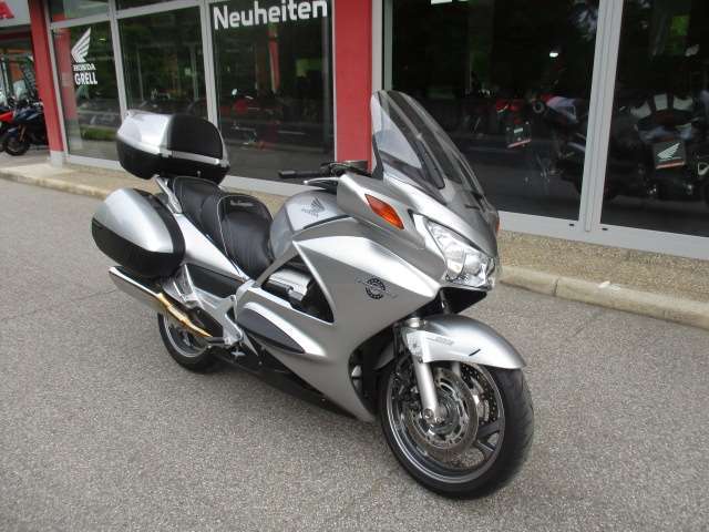 Honda ST1300 Pan European ABS Tourer
