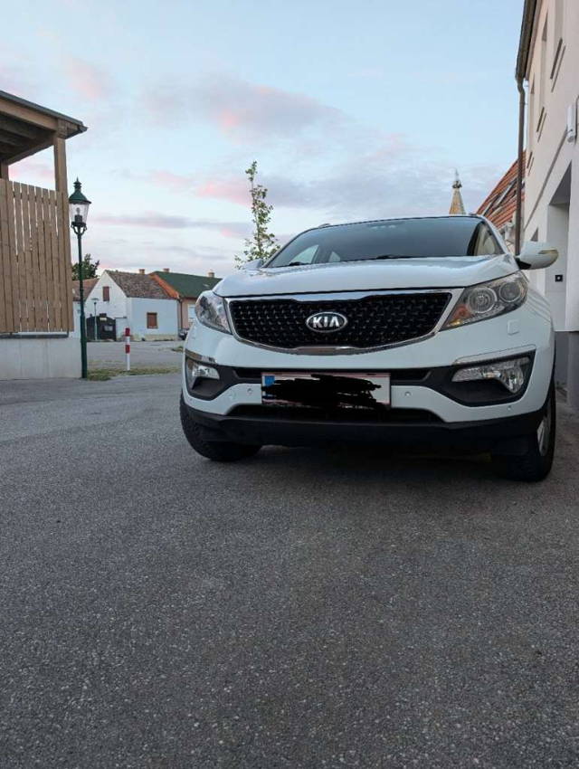 KIA Sportage 2.0 CRDI (PLATIN) SUV / Geländewagen