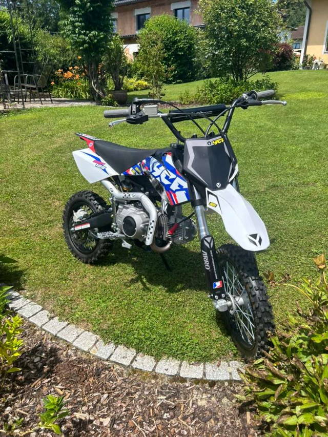 YCF 125 pit bike Motocross