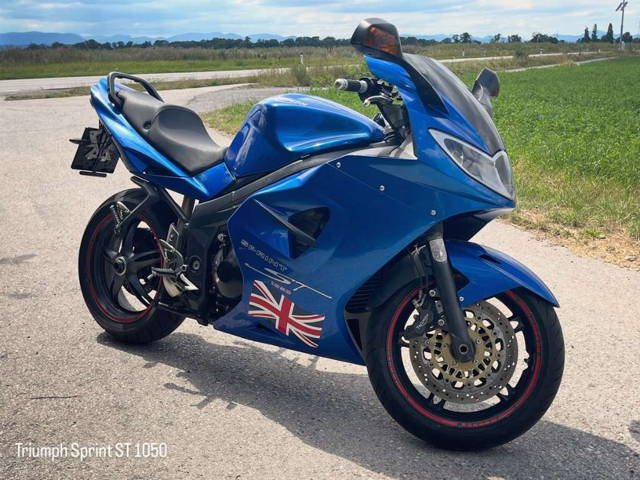 Triumph Sprint ST 1050 Tourer