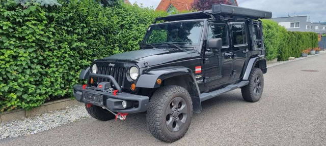 Jeep Wrangler Unlimited Sahara 2,8 CRD Aut. SUV / Geländewagen