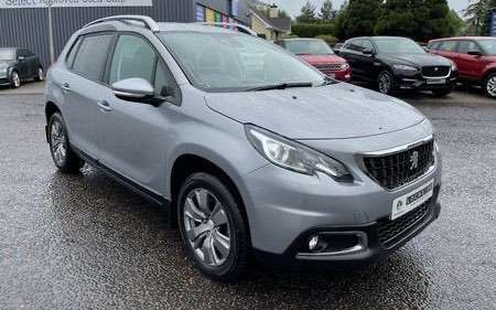 Peugeot 2008 1.2 PureTech SUV / Geländewagen