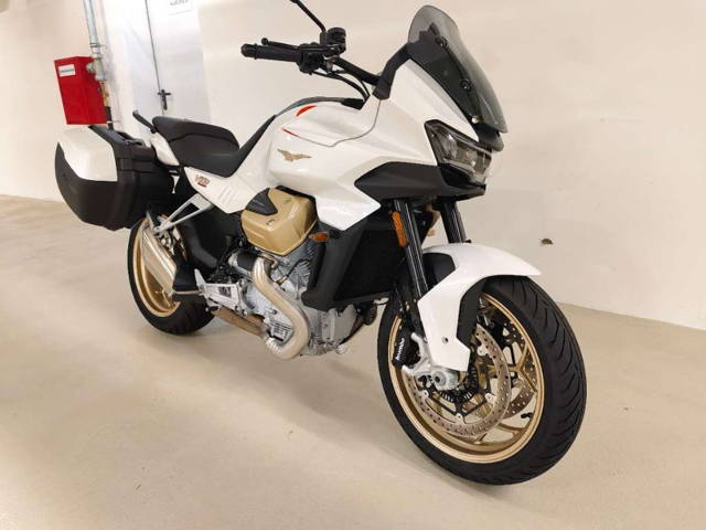 Moto Guzzi V100 Mandello Tourer