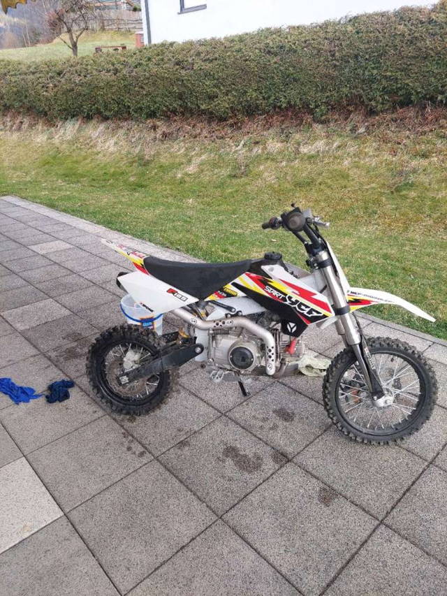 YCF Baujahr 2022,sehr guter zustand, 8,5 PS Motocross