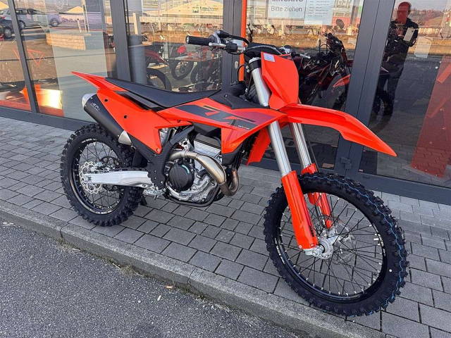 KTM 350 SX-F Season Opening Promotion 2025, Finanzi... Motocross