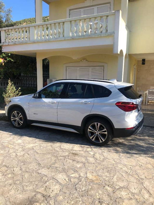 BMW X1 xDrive18d Sport Line SUV / Geländewagen