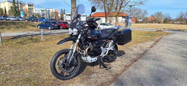 Moto Guzzi V85 TT Tourer