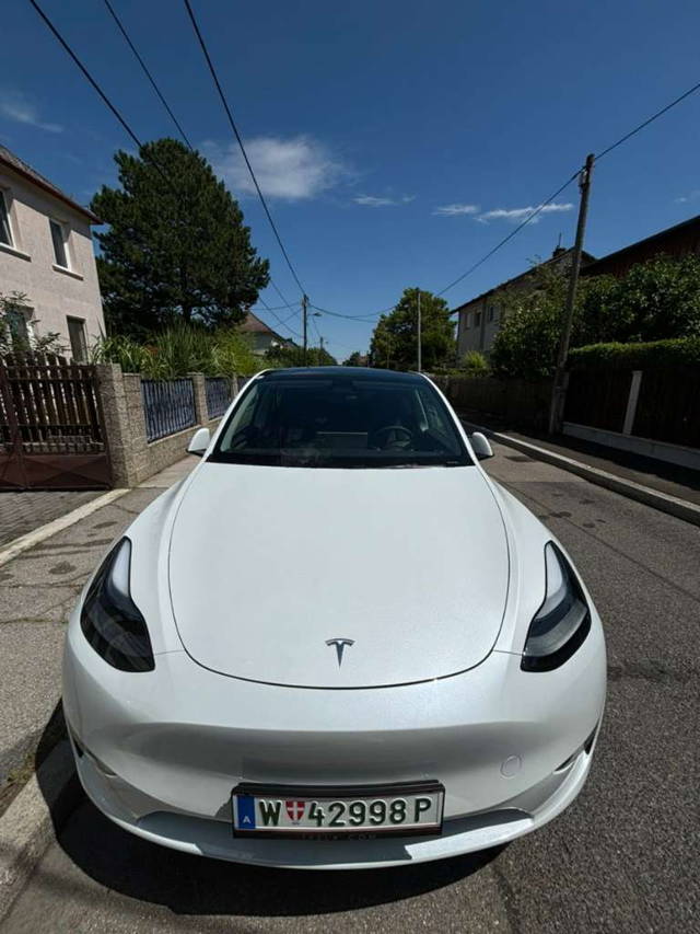 Tesla Model Y Tesla Model Y SUV / Geländewagen